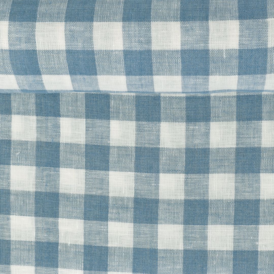 Washed checkered in white and blue linen fabric, 195 g/m²